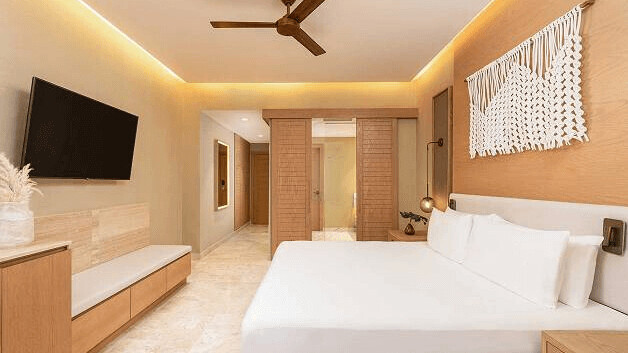 Ocean Front Private Pool King 